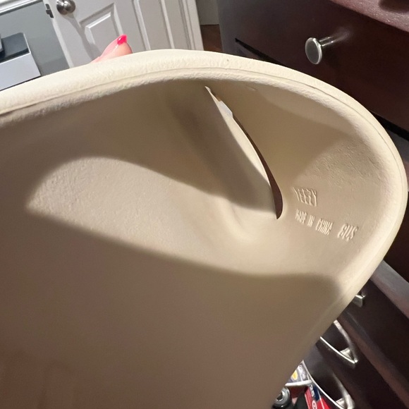 Yeezy slides - Picture 7 of 7